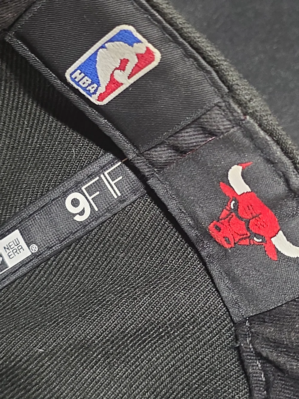 New Era Chicago Bulls Snapback Hat - Black & Blue